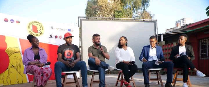 Future and tradition in comics