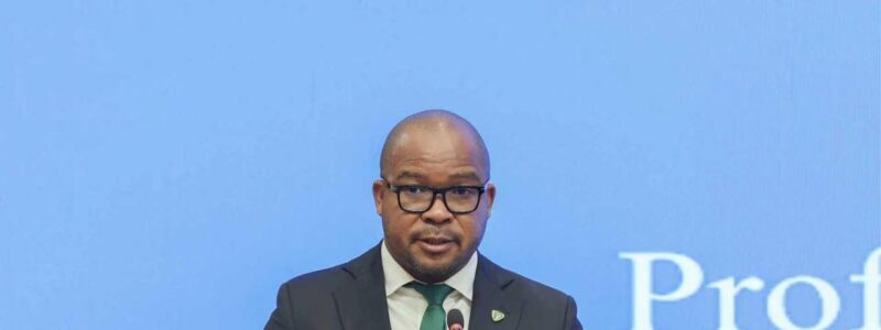 UEM Rector distinguished as Honorary Professor in China